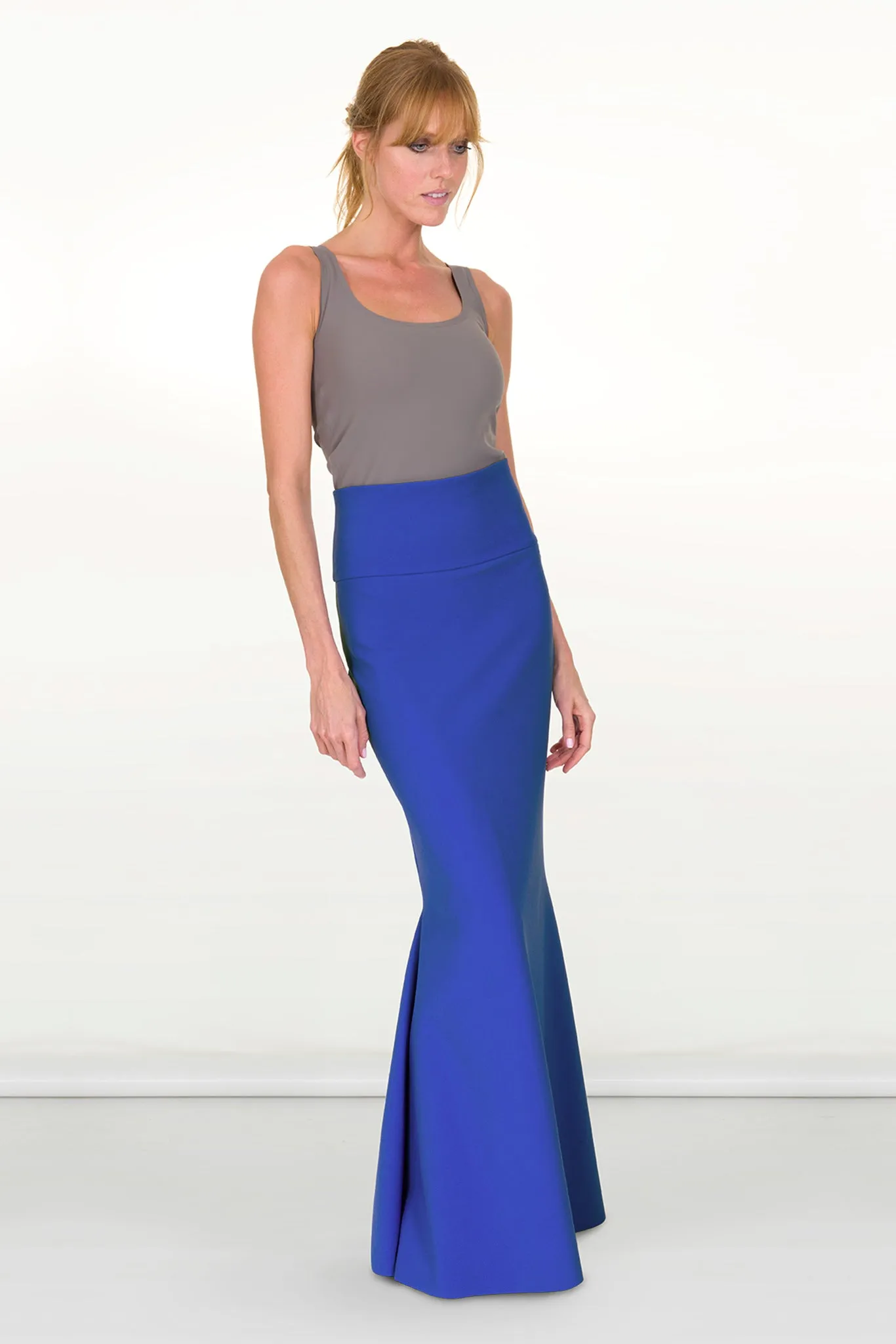 Amata Comfortably Sculpting Long Skirt