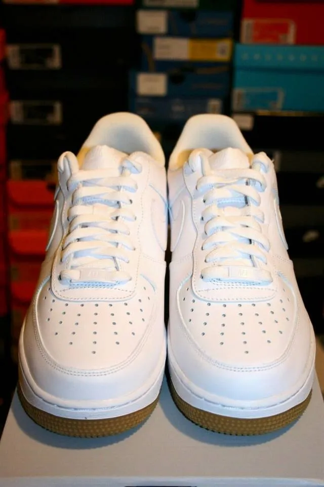 AUTHENTIC NIKE AIR FORCE 1 `07 White Gum DJ2739-100 Men size