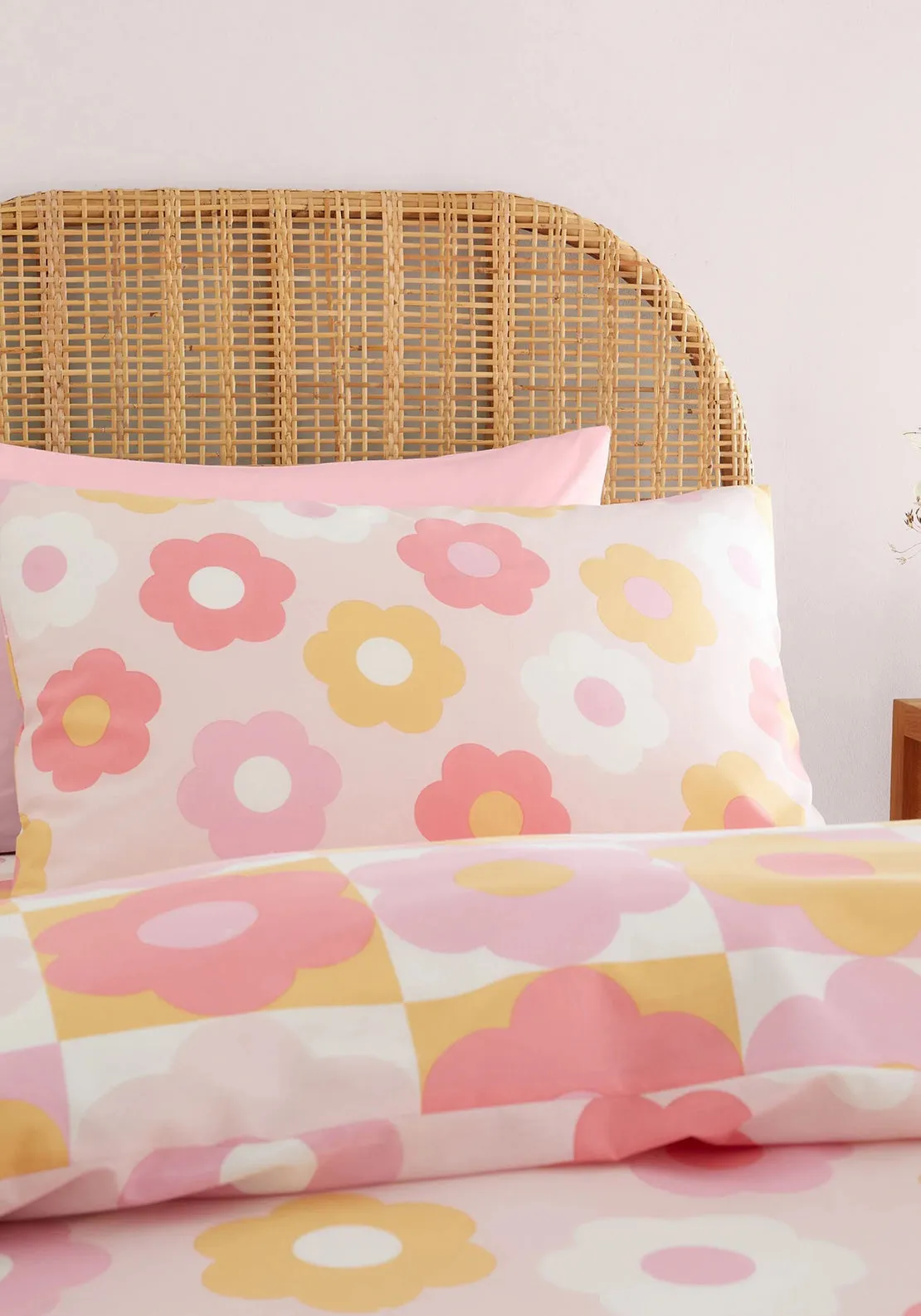 Catherine Lansfield Pink Retro Daisy Reversible Duvet Cover Set, Pink