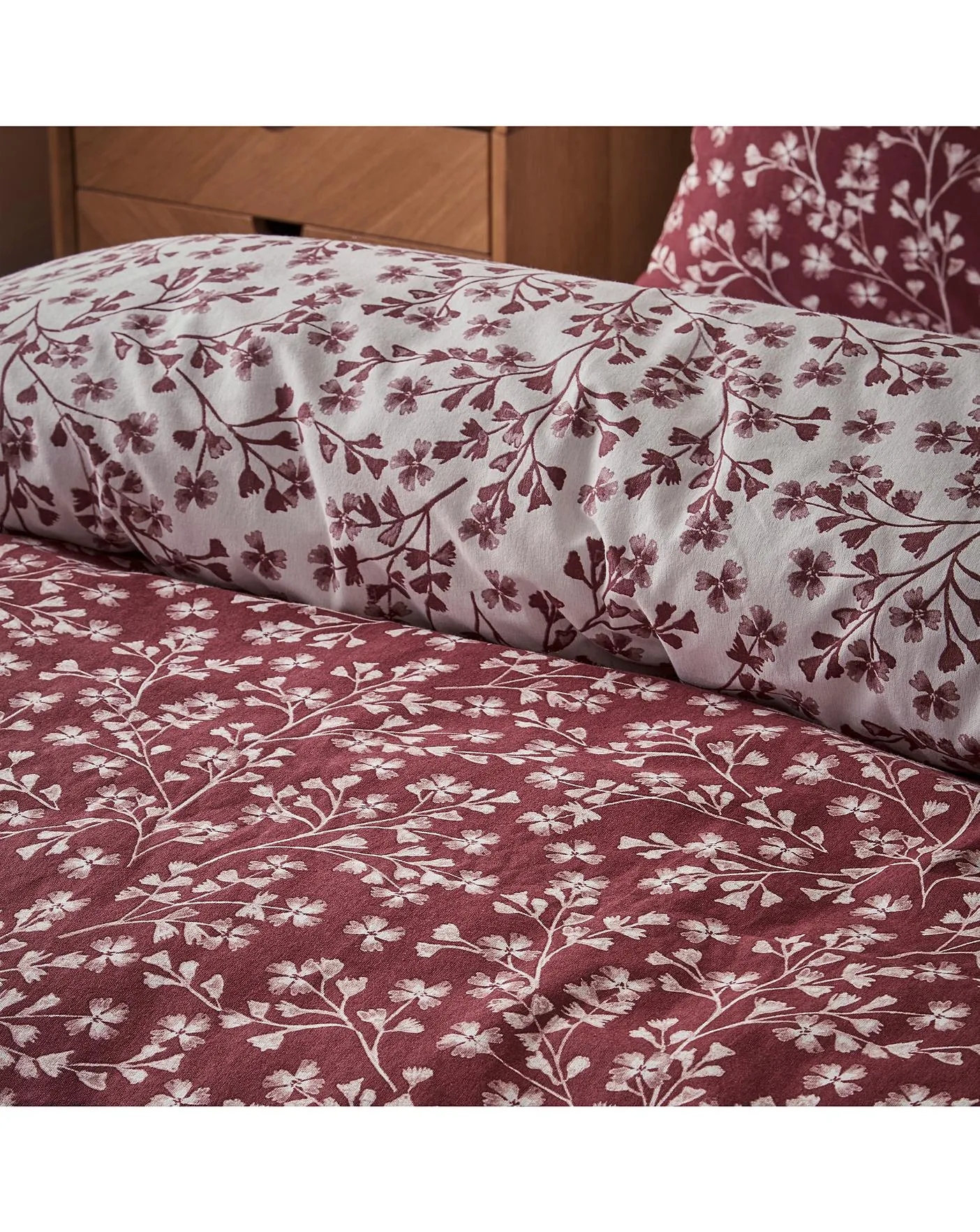 CL Brushed Grace Floral Leaf Red Duvet Cover Set