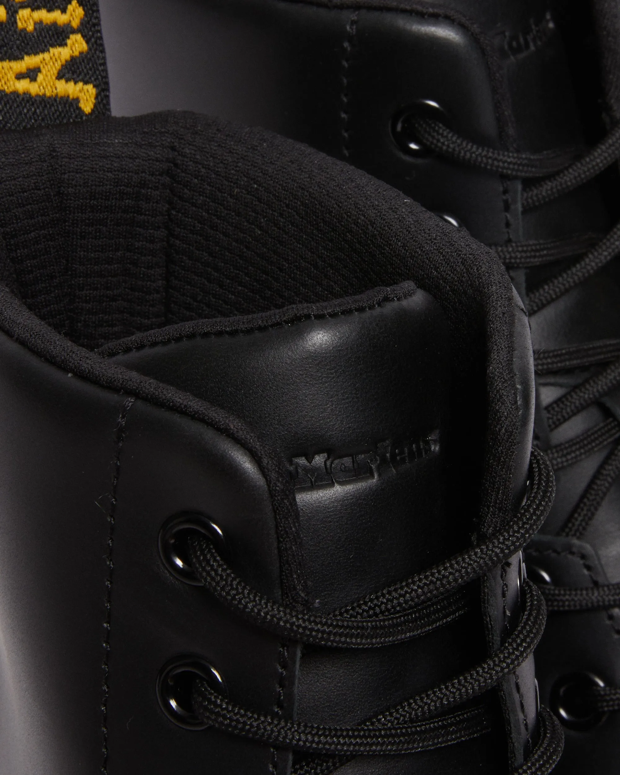 Dr. Martens Crewson Black