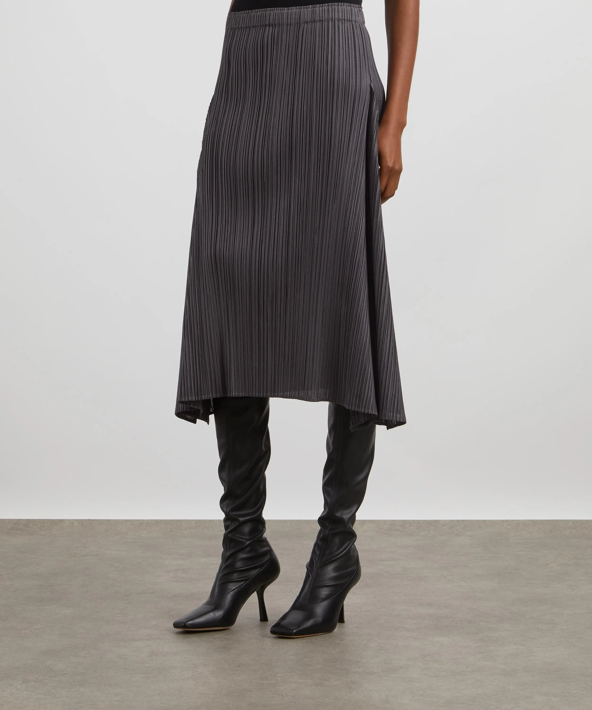 EFFICIENT SQUARE Pleated Skirt