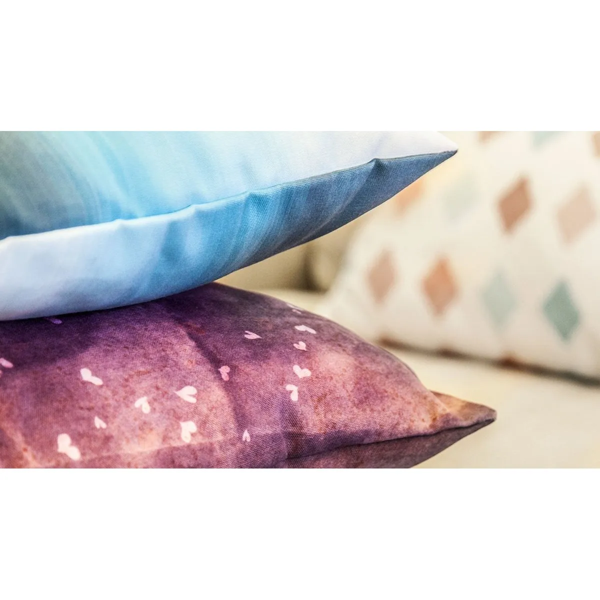 FLUX THROW PILLOW