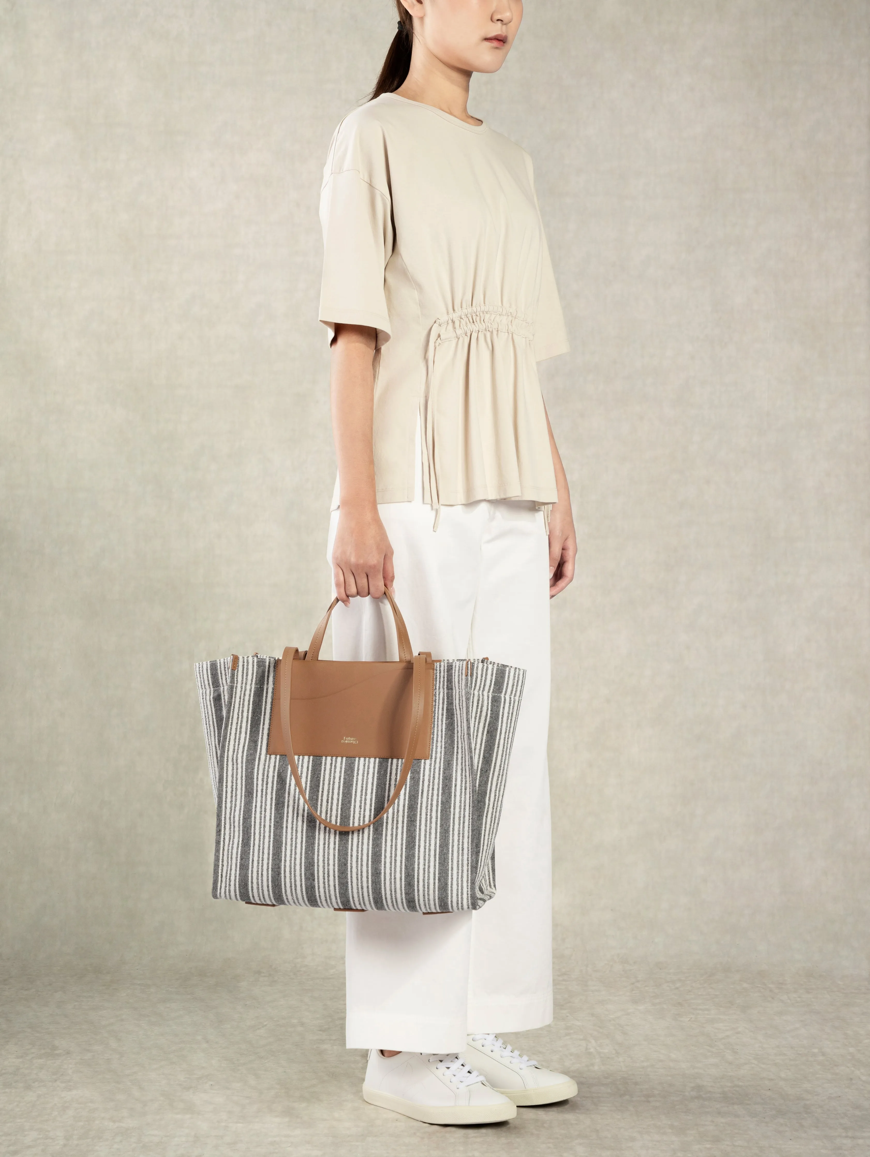 Future Classics   Large Spread Tote Caramel X Canvas Stripes