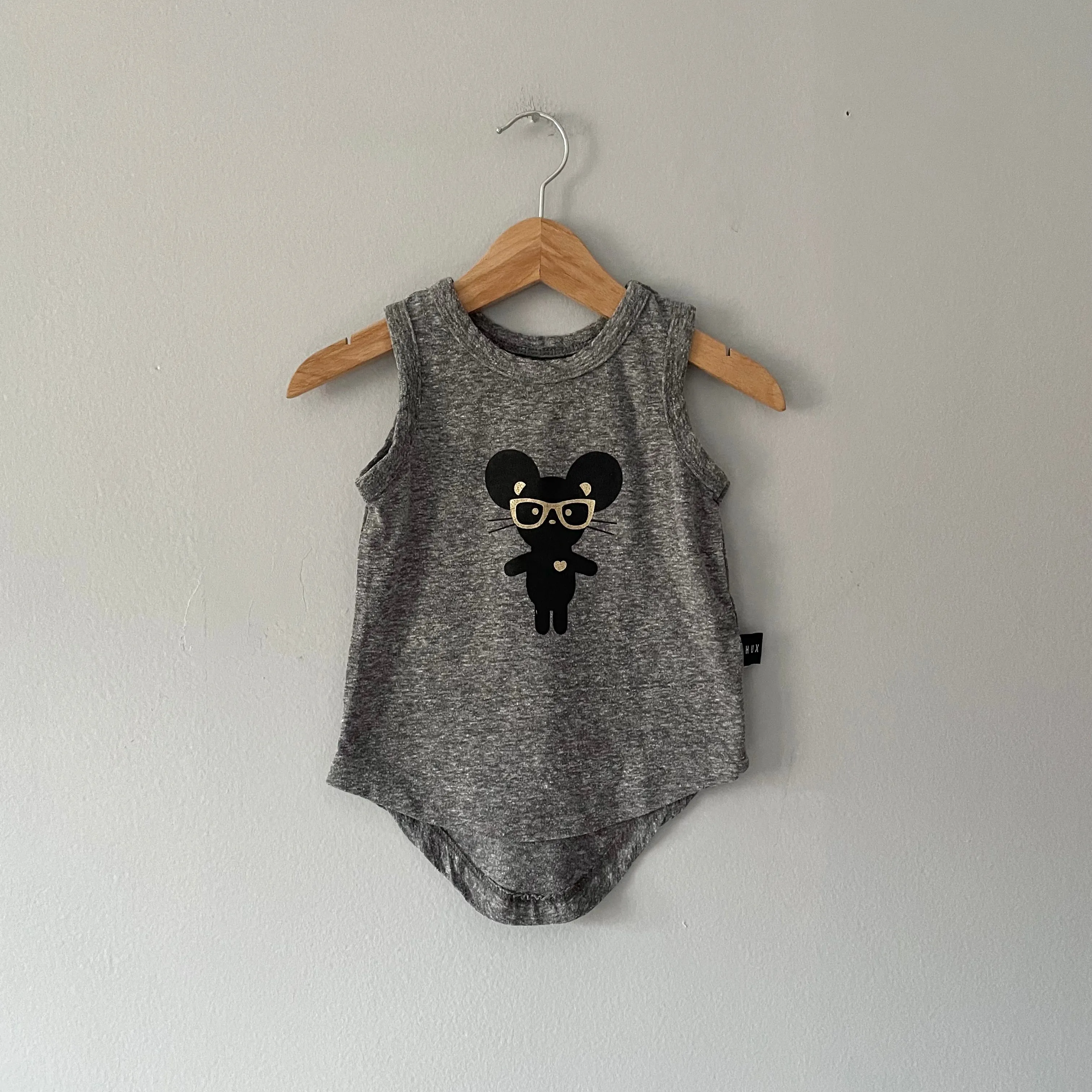 Huxbaby / Dark grey tank / 6-12M