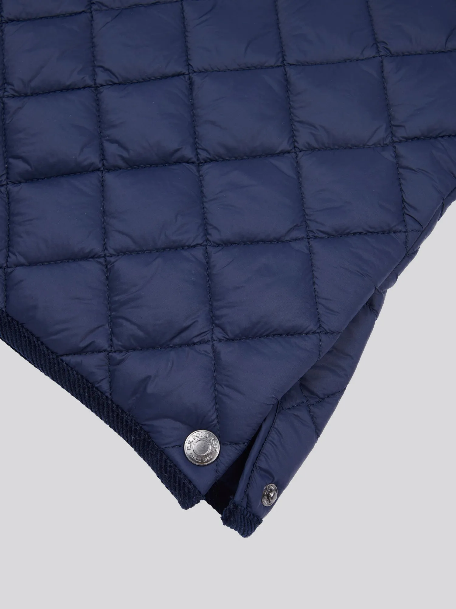 Mens Diamond Quilt Hacking Gilet in Dark Sapphire Navy