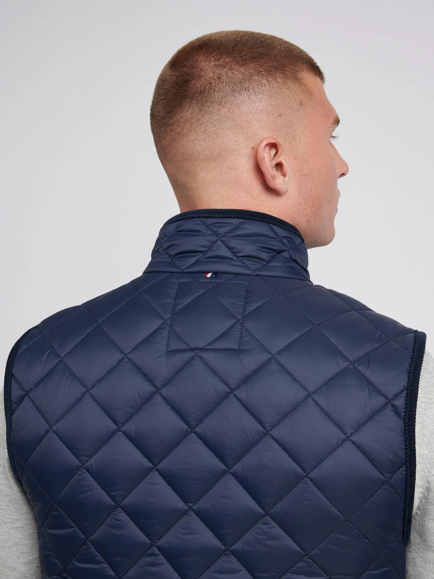 Mens Diamond Quilt Hacking Gilet in Dark Sapphire Navy