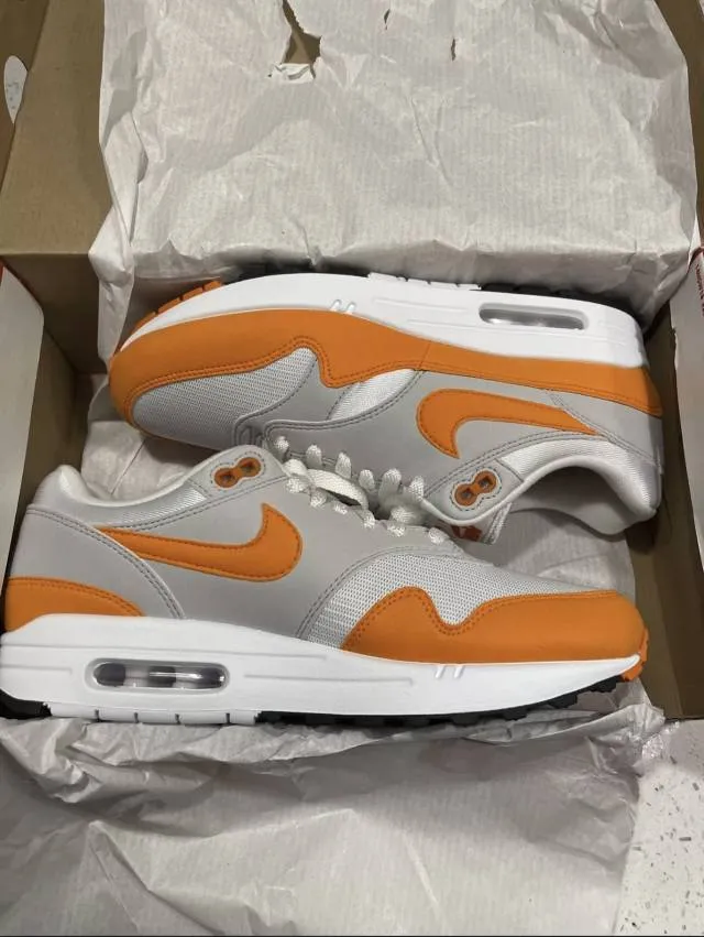 Nike Air Max 1 Anniversary Orange Size 8 Deadstock