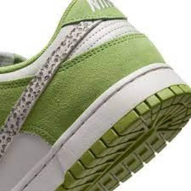 Nike Dunk Low Safari Swoosh Chlorophyll