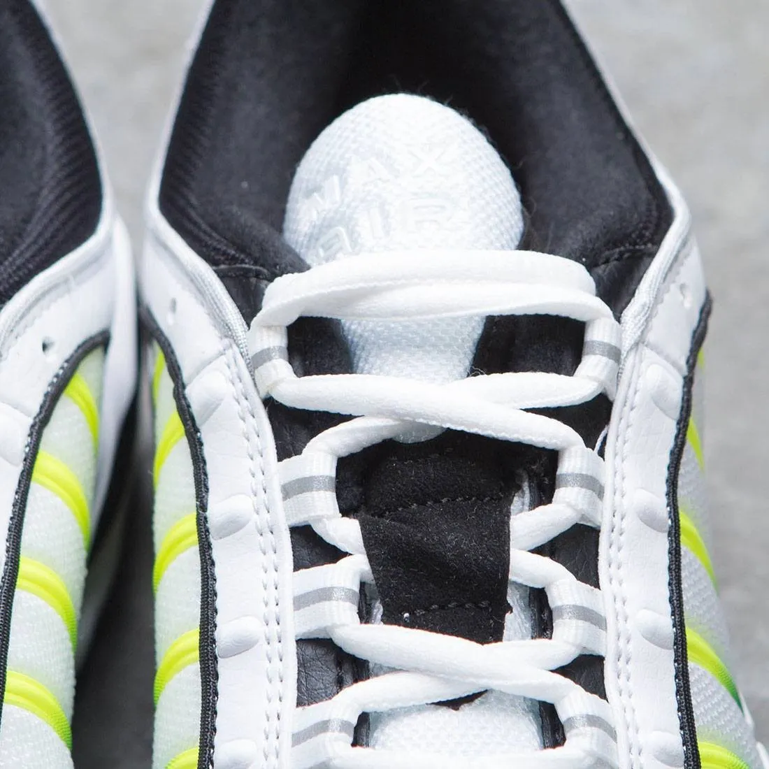 Nike Men Air Max Tailwind Iv (white / volt-black-aloe verde)