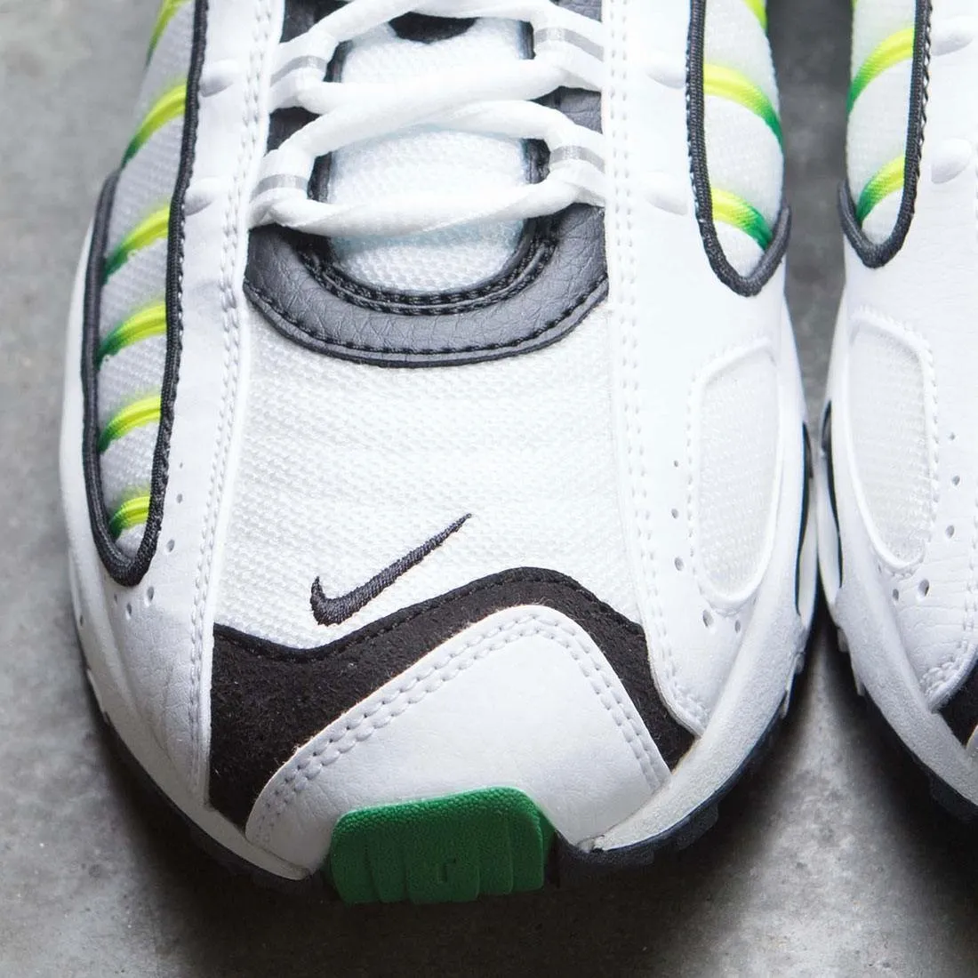 Nike Men Air Max Tailwind Iv (white / volt-black-aloe verde)